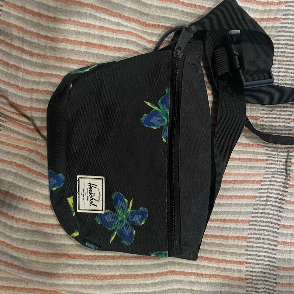 Herschel medium Fanny pack.
